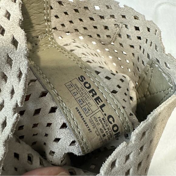 SOREL Major Pull-on Perforated Distressed leather boots Women's Size 7.5 taupe - Picture 8 of 10